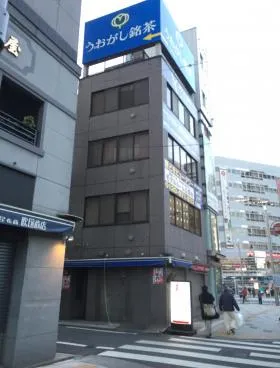 伊勢友ビルの外観