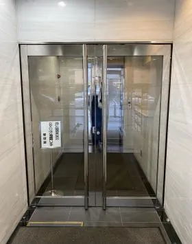 オーク入船ビルの外観