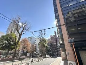 花園公園ビルの外観