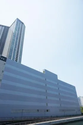 住友生命勝どき電算棟ビルの外観