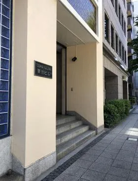 東信ビルの外観