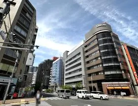 目白通り沿いを飯田橋駅方面に直進する