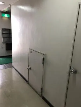 三弘ビルの外観