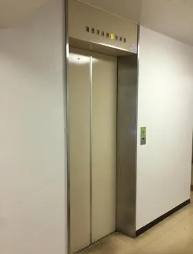 NSビルの外観