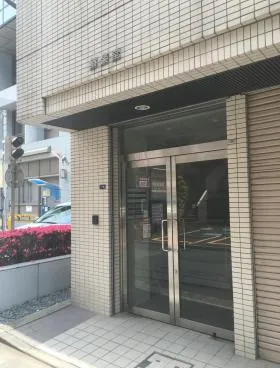 猿楽堂ビルの外観