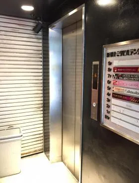 IM-SHIMBASHIの外観