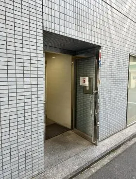 TGLビルの外観