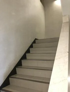 アクロポリス21ビルの外観
