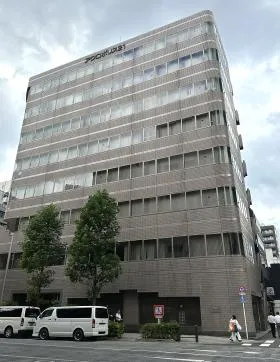 アクロポリス21ビルの外観