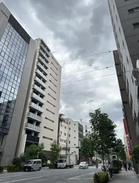 アクロポリス21ビルの外観