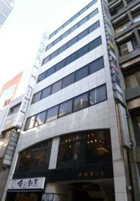 伊勢萬ビルの外観