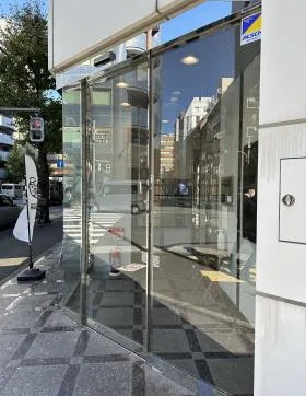 トナカイ神田タワーの外観