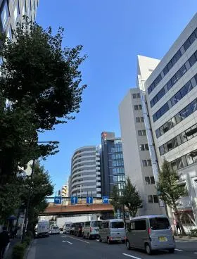 トナカイ神田タワーの外観