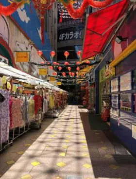 チャイナスクエアの外観