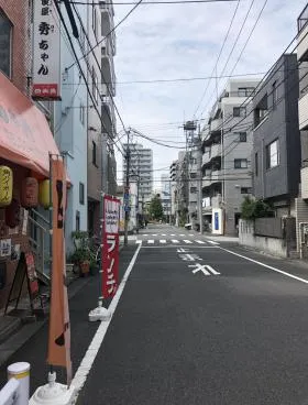 丸半ビル別館の外観