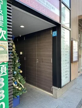 銀座サリスビルの外観