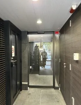 銀座サリスビルの外観
