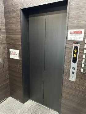 銀座サリスビルの外観