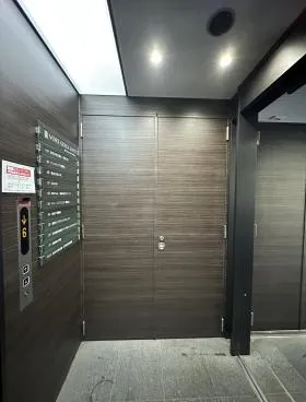 銀座サリスビルの外観
