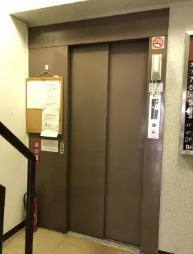 大石ビルの外観