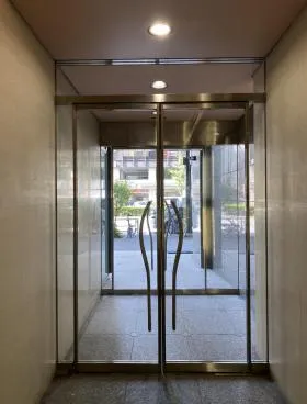 長友ランディックビルの外観