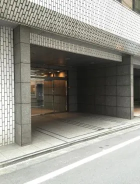 中銀・城山ビルの外観