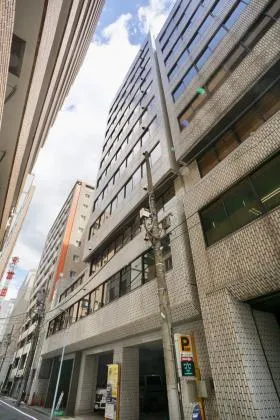 中銀・城山ビルの外観