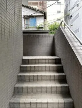 ヴィレッジイーストの外観