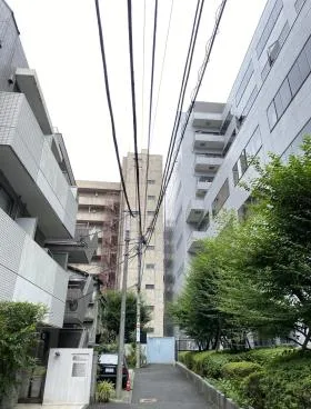 ヴィレッジイーストの外観