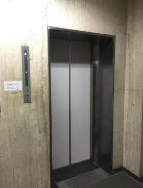 銀昭ビルの外観