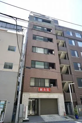 フロンティアビルの外観