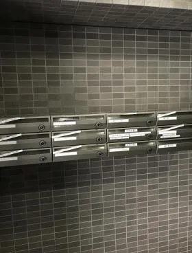 フロンティアビルの外観