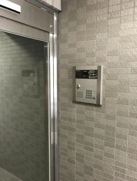 フロンティアビルの外観