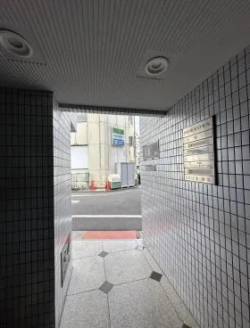 NS BLDGの外観