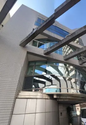 青葉台イーストビルの外観