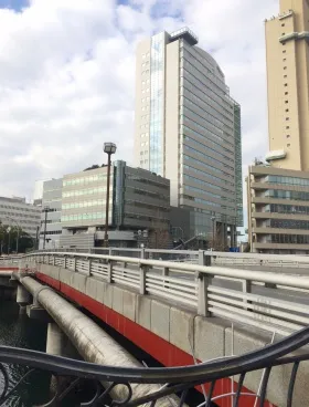 横浜フコク生命ビルの外観