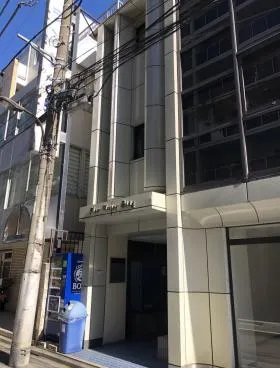ニューバレービルの外観