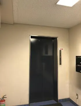 ニューバレービルの外観