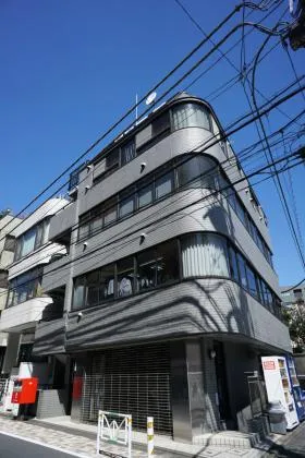 カタヤマビルの外観