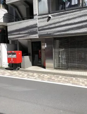 カタヤマビルの外観