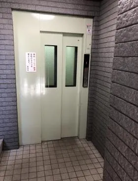 カタヤマビルの外観