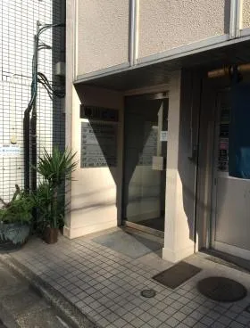 静山ビルの外観