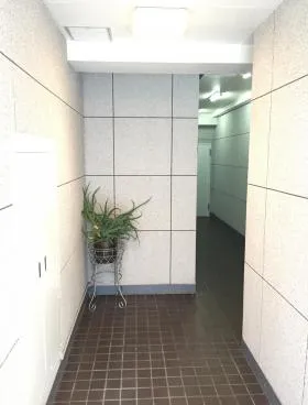 静山ビルの外観