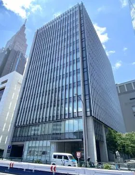 アグリスクエア新宿ビルの外観