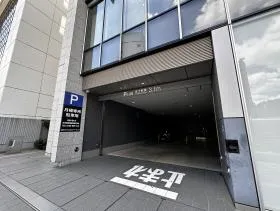 アグリスクエア新宿ビルの外観
