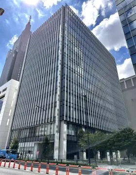 アグリスクエア新宿ビルの外観