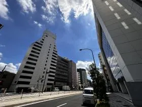 アグリスクエア新宿ビルの外観