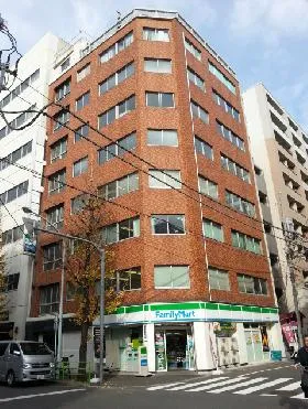 日伸ビルディングの外観
