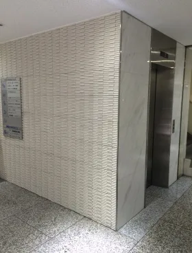 馬車道DOMONビルの外観