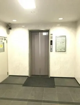 横浜ニューポートビルの外観
